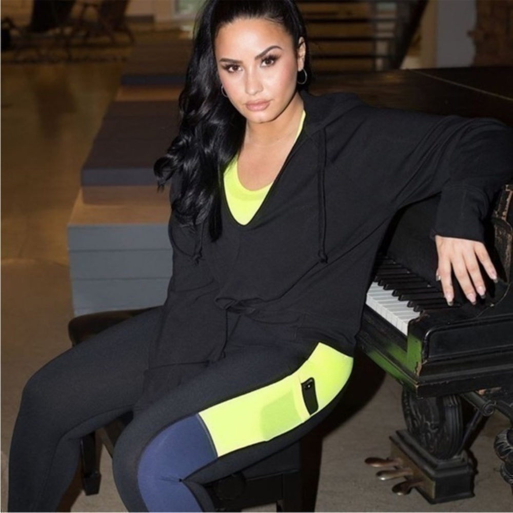 Fabletics Demi Lovato Mila On-The-Go PowerHold High-Waisted Black/Aegean/Neon
